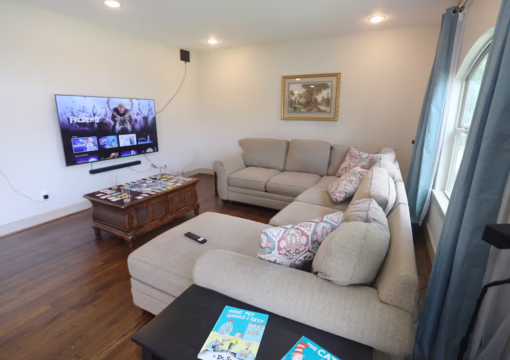 Huge Family Home by Medical Center – Sleeps 20