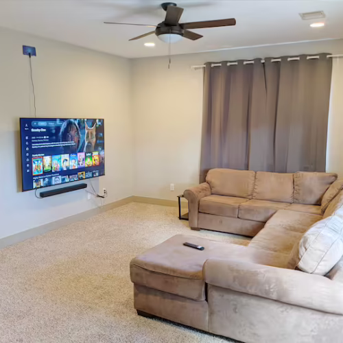 Huge Family Home by Medical Center – Sleeps 20